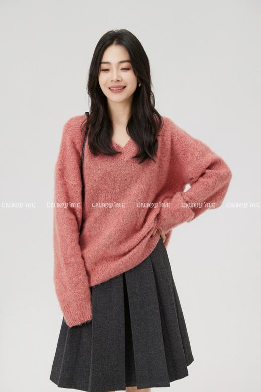【门店同款】ENJOY冬季“暖冬知性”V领拉毛针织 168099729 商品图4