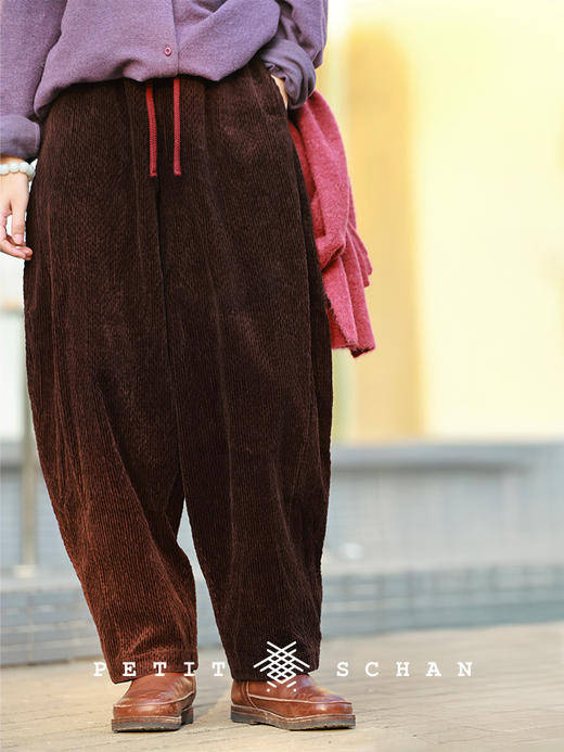 PETIT SCHAN小闪 CLO#986 A gentle giant 铁汉柔情 棉混纺灯芯绒撞色松紧腰萝卜裤 商品图0