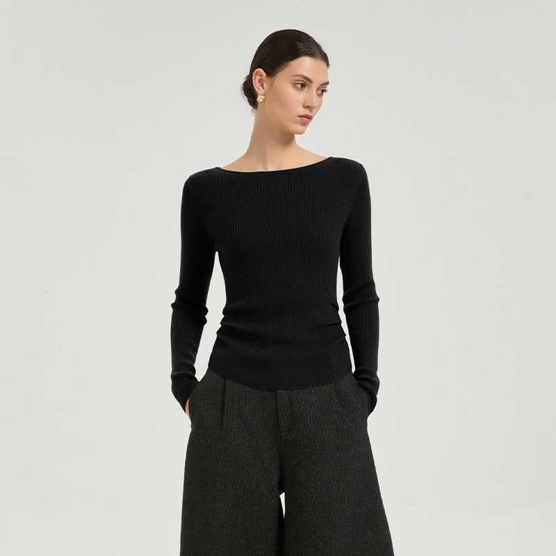 【2件9折】【Petit Bari】(多色)气质一字肩褶皱收腰修身针织衫上衣