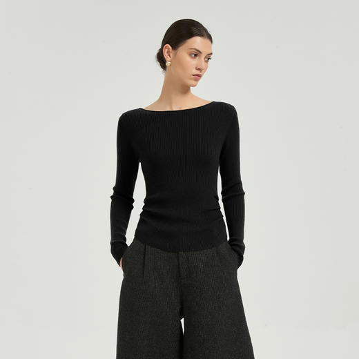 【2件9折】【Petit Bari】(多色)气质一字肩褶皱收腰修身针织衫上衣 商品图0