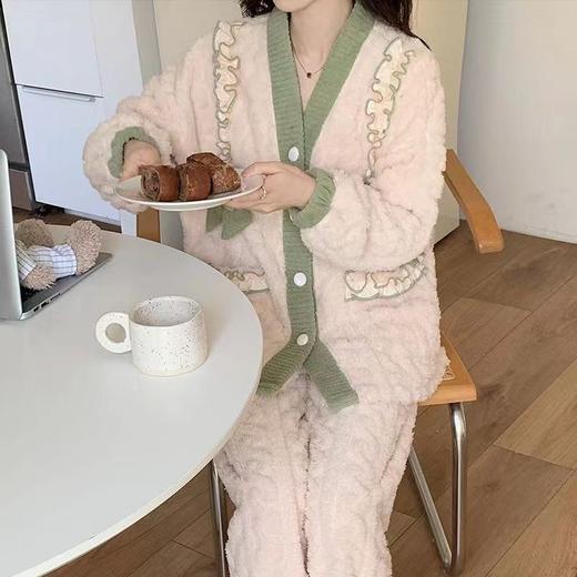 秋冬季珊瑚绒女睡衣加绒加厚法兰绒学生可外穿家居服套装简约休闲 商品图0
