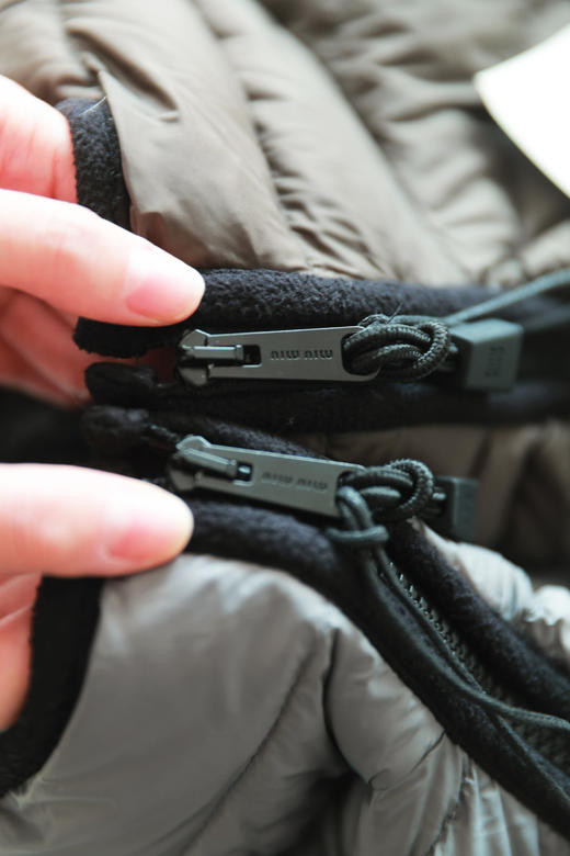 排骨羽绒服，连帽+立领一起。胸口小标衍缝填充式羽绒外套C120968 商品图14