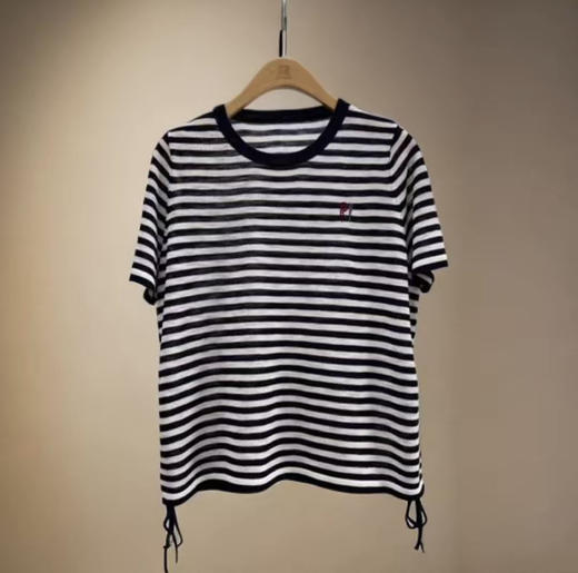 水淼2026春新款时尚百搭条纹刺绣抽绳针织上衣2423 商品图2