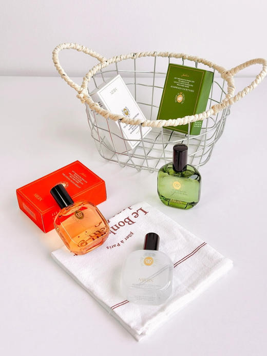 中顺洁柔MIUIX沉香深院墨染醋栗兰亭白茶香氛喷雾30ml 商品图0