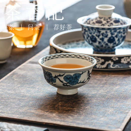 茶香记松竹梅撇口杯90ml景德镇仿元青花手绘柴烧主人杯茶杯茶具 商品图3