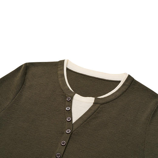 【2件9折】【Petit Bari】(多色)时髦撞色假两件亨利领羊毛针织上衣 商品图6