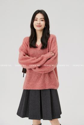 【门店同款】ENJOY冬季“暖冬知性”V领拉毛针织 168099729