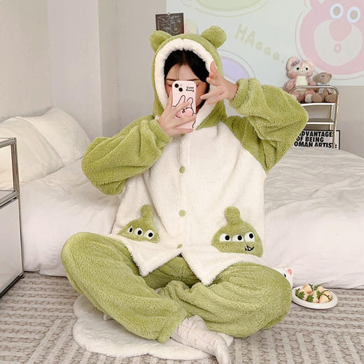 睡衣女秋冬长袖加厚加绒珊瑚绒女士睡袍套装法兰绒家居服可爱风 商品图3