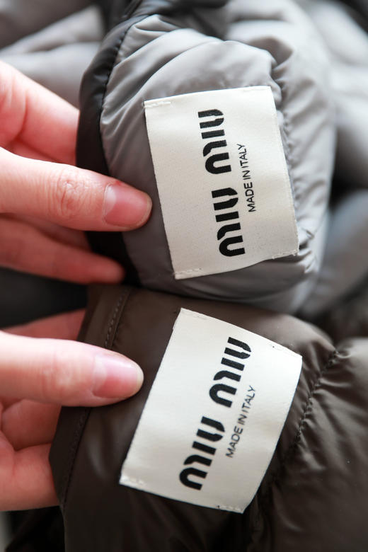 排骨羽绒服，连帽+立领一起。胸口小标衍缝填充式羽绒外套C120968 商品图1