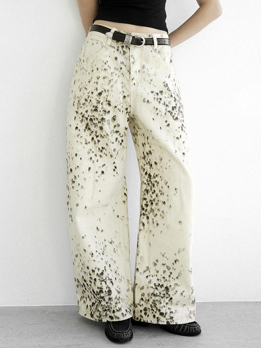 TR她热 豹豹辣 奶白色豹纹印花做旧复古个性显腿长牛仔阔腿裤长裤 商品图0