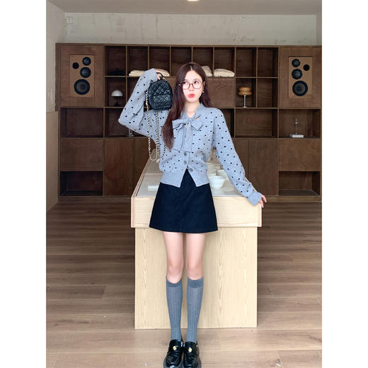 【169元任选2件】现货！ 韩系V领长袖针织开衫 商品图1