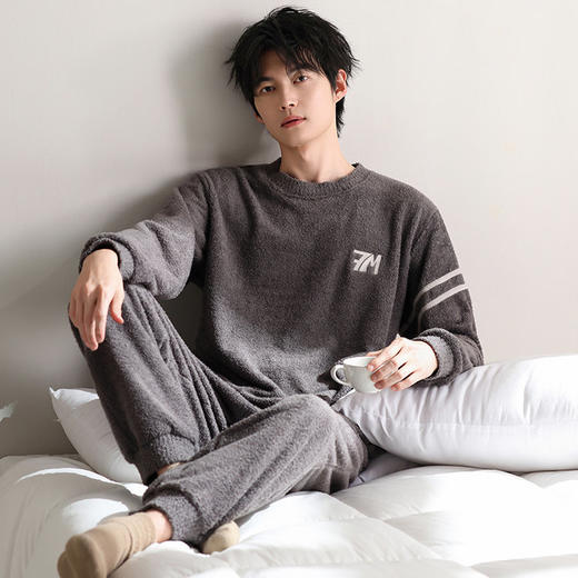 【宅家半边绒男款家居服套装】🛍️加厚奶舒绒睡衣套装，超级软糯如奶油一般柔软丝滑，质感惊人，毛茸茸软绵绵简直太舒服了-XJC 商品图1
