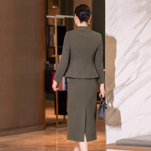 YBY 569C79时尚毛呢套装裙气质高级感羊毛修身连衣裙两件套 商品图3