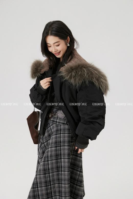 【门店同款】ENJOY冬季“暖冬知性”貉子毛领短款羽绒服 168143849 商品图8