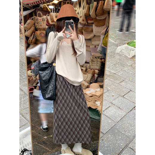 【149元任选2件】现货！ 韩系V领长袖针织衫 商品图2