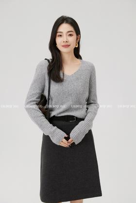 【门店同款】ENJOY冬季“暖冬软糖”V领闪片针织上衣 168044082