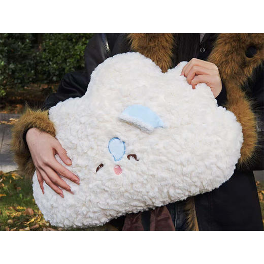 云朵靠垫沙发客厅床上毛绒玩偶公仔抱枕-纪念日百货门店同款168194726 商品图2