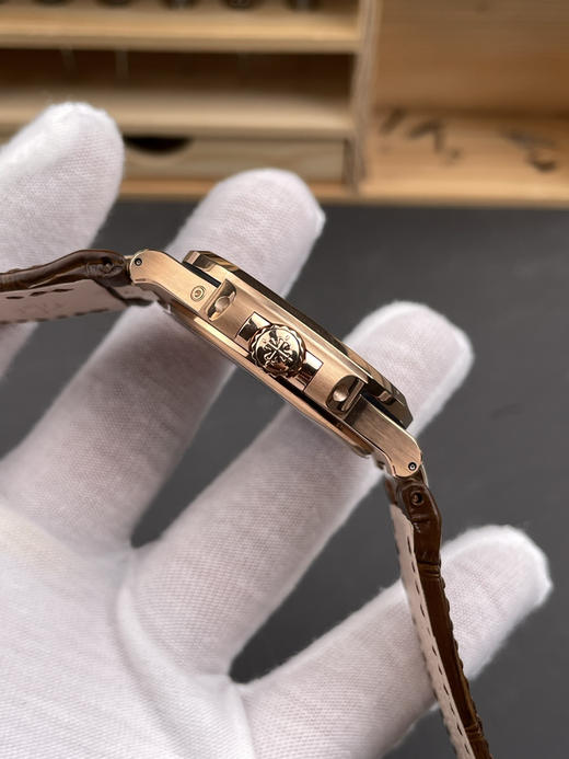 PPF百达翡丽5712GR，5724“钢王之王”震撼出道！超一体机Cal.240 PS IRM C LU。全机芯零件265个，机芯宝石同色原装一色鸽子血，平面游丝，21600每小时振汤次数❕❕❕ 商品图5