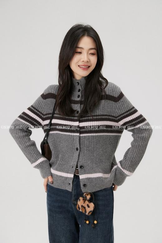 【门店同款】ENJOY冬季“暖冬知性”立领条纹开衫 168099690 商品图3