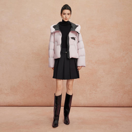 QR005斯尔丽2025新款轻盈感休闲双层朦胧效果设计感时尚减龄短款羽绒服 商品图3