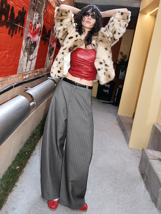TR她热 街拍女王 灰色条纹复古通勤设计感百搭显瘦西装阔腿裤 商品图1