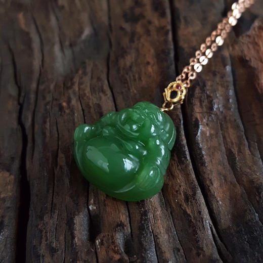 【天然正品】AU750黄金镶天然无黑点佛公造型和田玉碧玉吊坠项链21.3*15.8*6.3MM 皆取最大值）女士 021225NJM03特价：188 商品图4