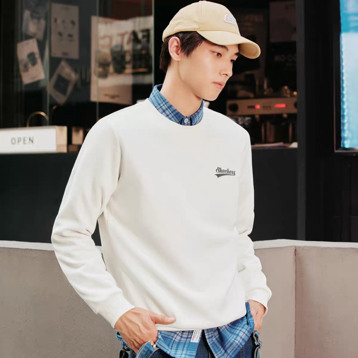 XY/Skechers斯凯奇秋冬白色运动上衣男女款休闲加绒卫衣L323U171