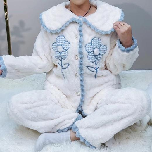 可爱草莓熊连帽睡衣女秋冬新款珊瑚绒加厚加绒家居服可外穿套装 商品图1