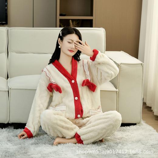 睡衣女秋冬长袖加厚加绒珊瑚绒女士睡袍套装法兰绒家居服可爱风 商品图0
