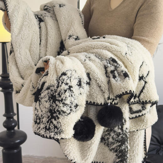 提花色织三角针工艺球毯毛毯毯子 墨绒秘境系列  A-5650  加倍生活 商品图6