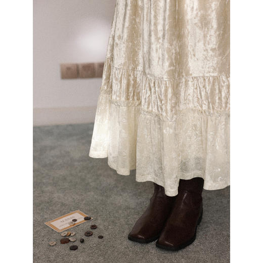 鹿向南「素缎缓光」杏色丝绒半身裙女秋冬法式复古风长款A字裙 商品图2