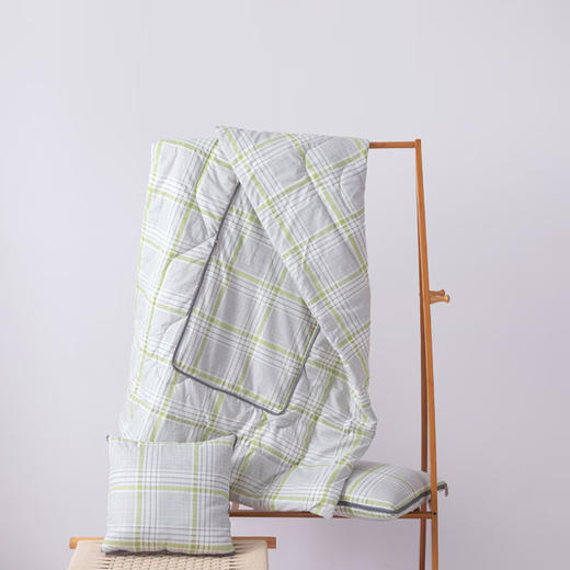 無印良品 水洗磨绒棉抱枕被MJ-XJ25-02折叠：40*40cm   展开：105*150cm 商品图7