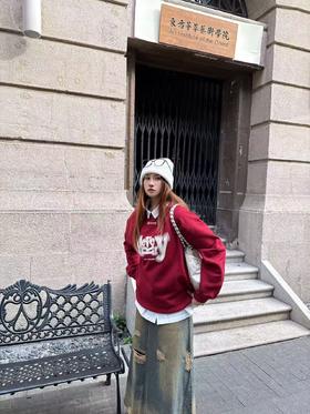 复古甜心出街📸 红卫衣叠穿白衬衫