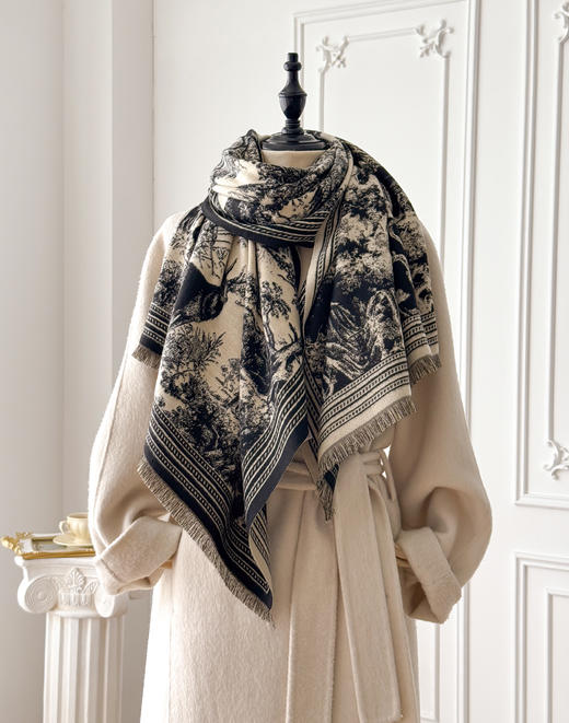 【多妈团购 重磅明星款围巾（极简主义/双面轻奢系列 ）送礼袋】蓝盈莹、车晓推荐，超软儒手感 软如婴儿肌肤，轻奢感拉满！绵羊毛精细混纺柔软又细腻，双面可戴，可做披肩~可以做围脖-爱买买 商品图7