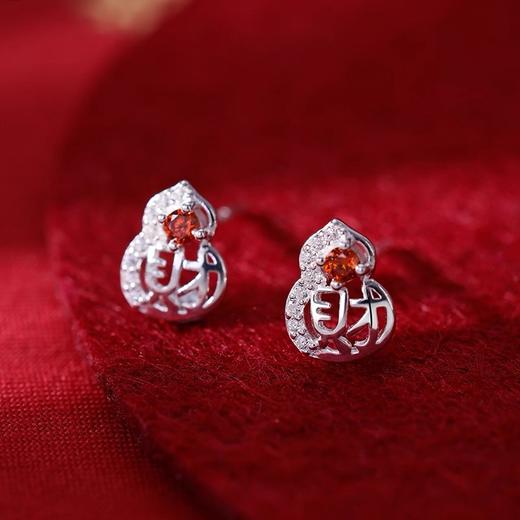 【熠熠贺岁耳钉】敦煌小众轻奢S999足银国风本命年 熠熠贺岁鸿运吉祥新年福气满满养耳洞耳饰 商品图3