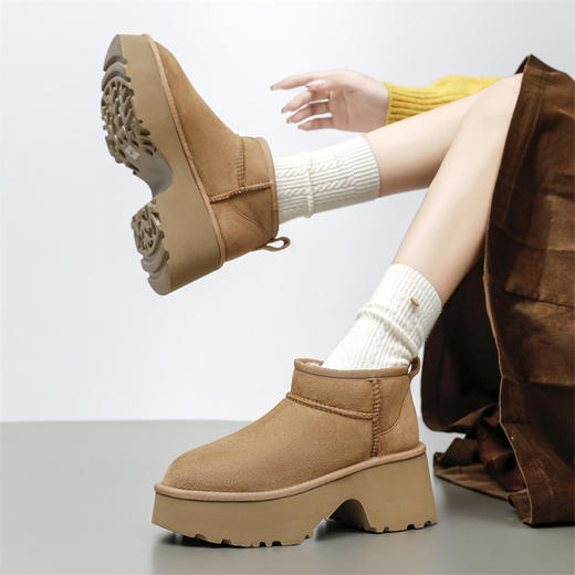 隆丰 女士冬季保暖加厚人鱼款粗跟厚底增高短靴A级羊皮毛一体雪地靴122472 商品图2