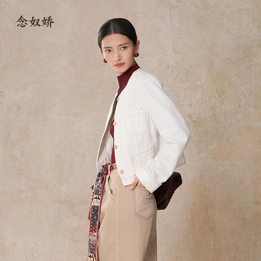 【商场同款】CNJ5B78 “ 骑士夹克 ” 柔和米白色撞色明线圆领牛仔外套 商品图5