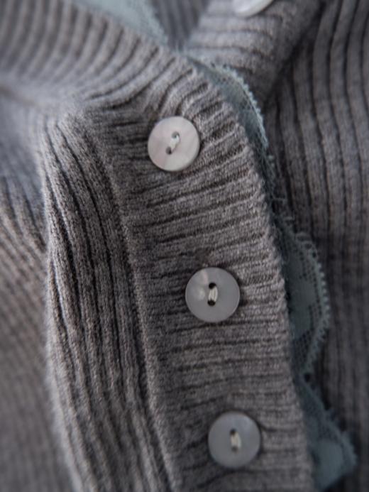 二店y 【M9102 】个人偏好，v领蕾丝拼接针织衫羊毛显瘦针织上衣 商品图12