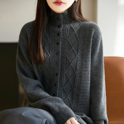 纤束马浣熊绒加厚绞花菱格开衫NG-2157 | 传递出复古文艺的英伦气息，是时尚界的永恒经典 商品图8