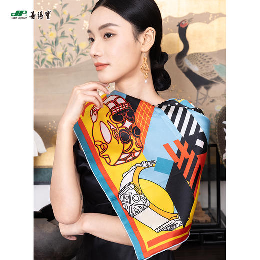 喜得宝文创丝巾《国王气象》艺术数码方巾杭州丝绸100%桑蚕丝素绉缎 商品图5