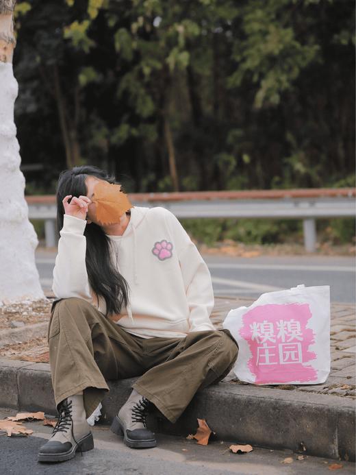 糗糗庄园-刺绣猫爪秋冬抓绒休闲连帽卫衣 商品图2