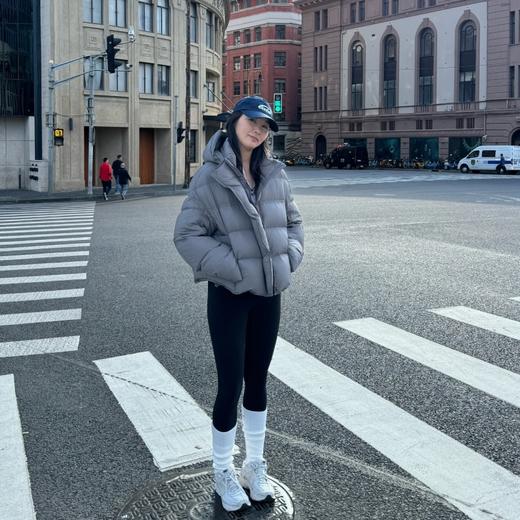 秋冬短款云朵泡芙羽绒服 | 90白鸭绒填充 轻盈保暖蓬松 不显臃肿 防风防水 经典百搭 商品图6