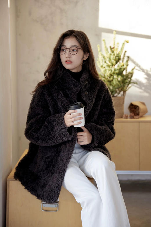 爆款3-5天发货！冬季轻盈高保暖立领单排扣羊羔毛高质感毛毛外套JS3693201 商品图2