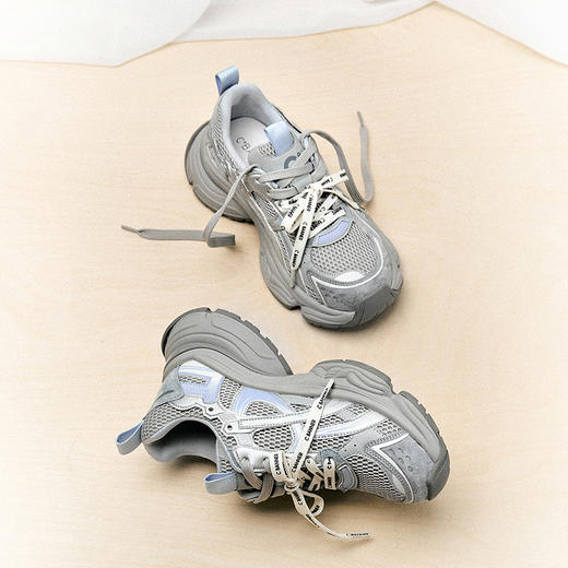 【上新】千百度厚底网面老爹鞋女2026春季新款银色透气增高拼接运动休闲鞋A26150781 商品图1