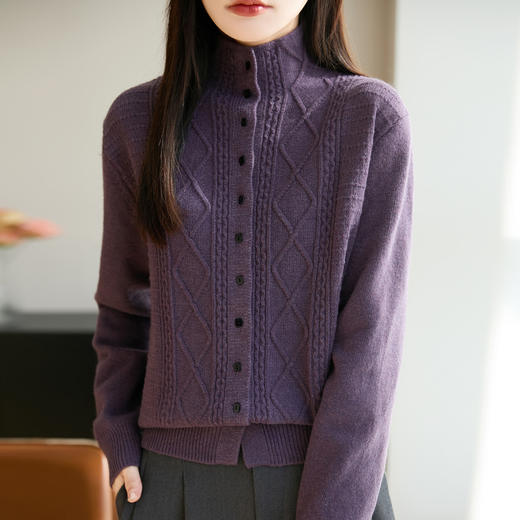 纤束马浣熊绒加厚绞花菱格开衫NG-2157 | 传递出复古文艺的英伦气息，是时尚界的永恒经典 商品图3