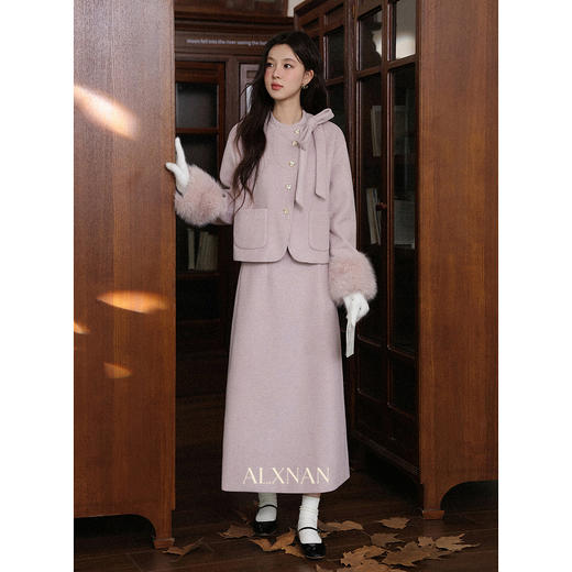 鹿向南「雪域玫瑰」不规则短款毛呢外套女冬季紫色高腰半身裙套装 商品图3