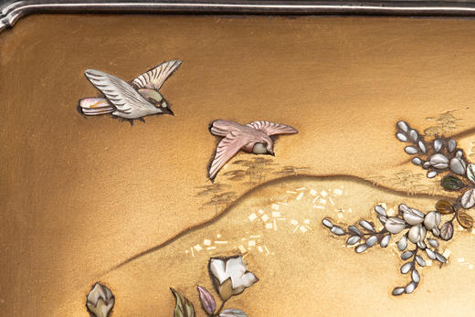 独角鹿西洋古董1880年代日本明治时期出品紫藤花蝶纹珐琅彩绘装饰雅菊雄鸡主题金地芝山镶嵌银雕木胎珍宝匣 商品图10