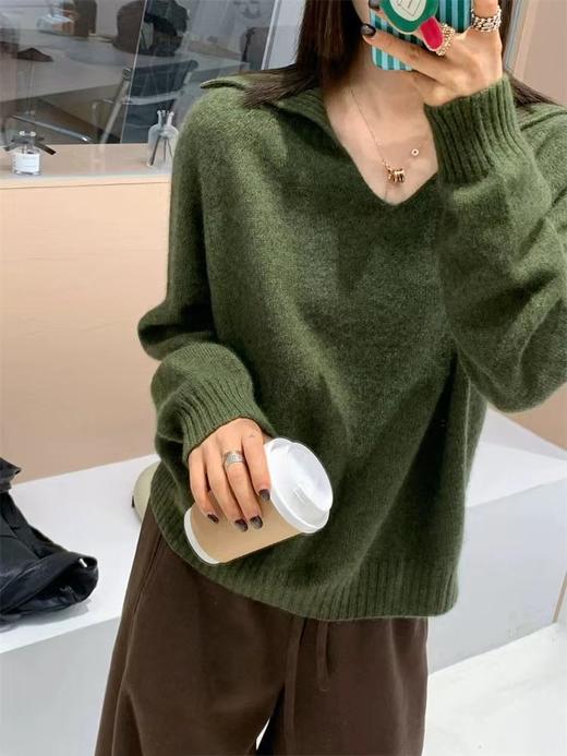 D121033冬季新款法式极简风高端羊毛翻领百搭V领针织衫 商品图2