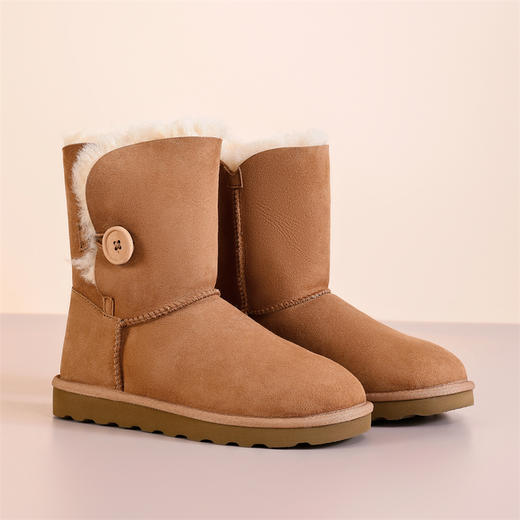 隆丰冬季新款女士高筒一粒扣雪地靴经典舒适保暖A级羊皮毛一体短靴122483 商品图5