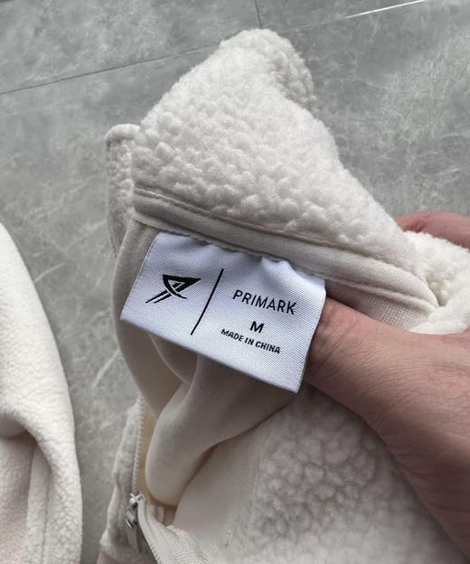 全新正品出口欧单摇粒绒半拉链秋冬男女款抓绒衣
小众欧美单 牌子没意义Oversized-Fit类似款
猫店在售折后起步600+
欧码XXS-XL 商品图2